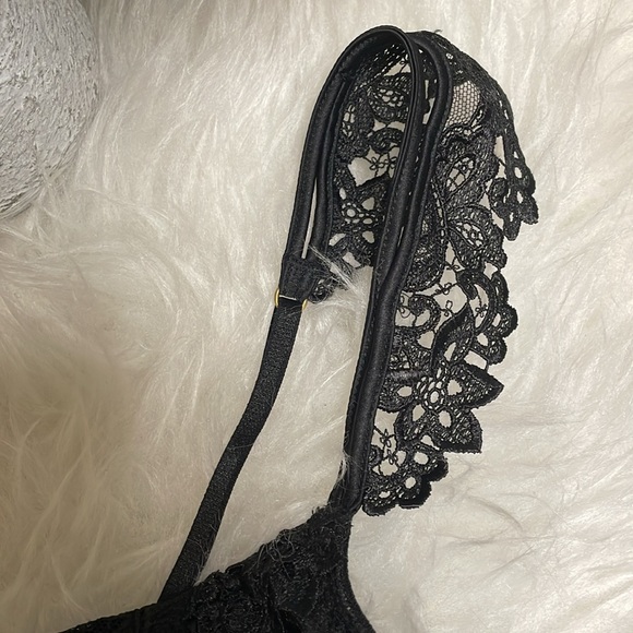 Victoria's Secret Designer Collection Very Sexy Lined Demi Bra - Picture 4 of 9